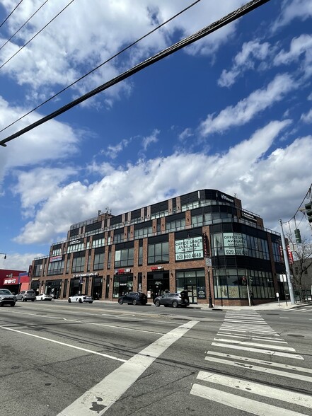 251-73 Jericho Tpke, Bellerose, NY for lease - Building Photo - Image 1 of 12