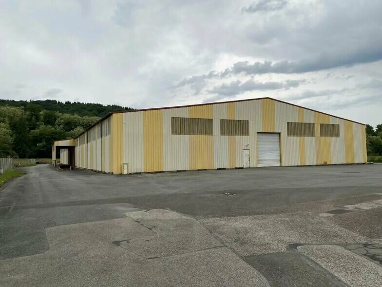 Industrial in Mathay for lease - Building Photo - Image 1 of 3