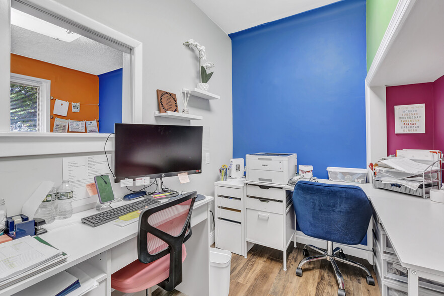 482 Manor Rd, Staten Island, NY for lease - Interior Photo - Image 3 of 10