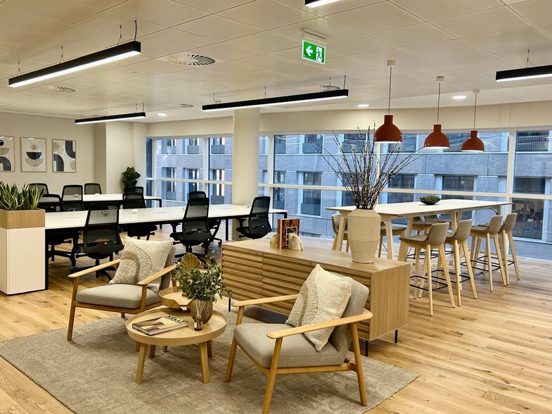 4 Tenterden St, London for lease - Interior Photo - Image 2 of 8