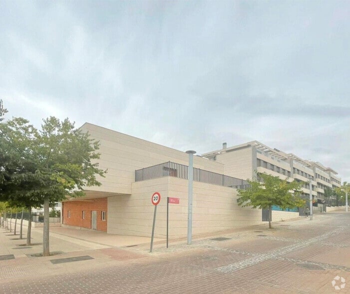 Retail in San Sebastián de los Reyes, Madrid for sale - Building Photo - Image 1 of 21
