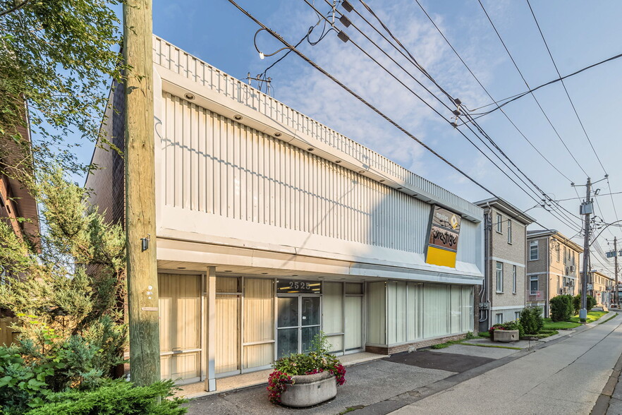 2525 Rue Fleury E, Montréal, QC for lease - Building Photo - Image 3 of 17