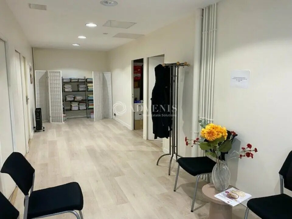 Office in Achères for sale Building Photo- Image 1 of 10