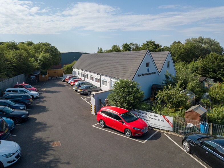 Station Rd, Warmley for lease - Primary Photo - Image 1 of 7