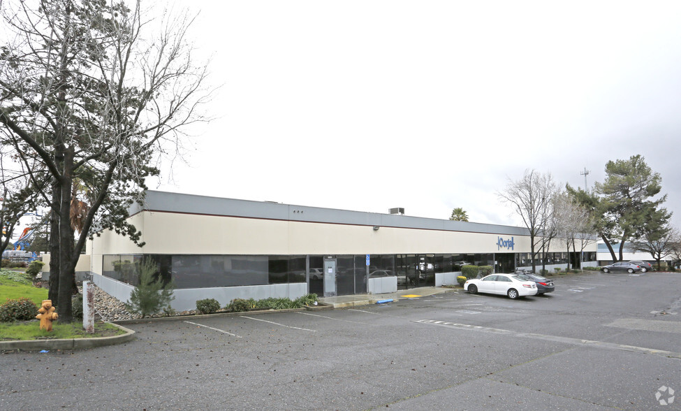 45445-45461 Warm Springs Blvd, Fremont, CA for lease - Building Photo - Image 2 of 4