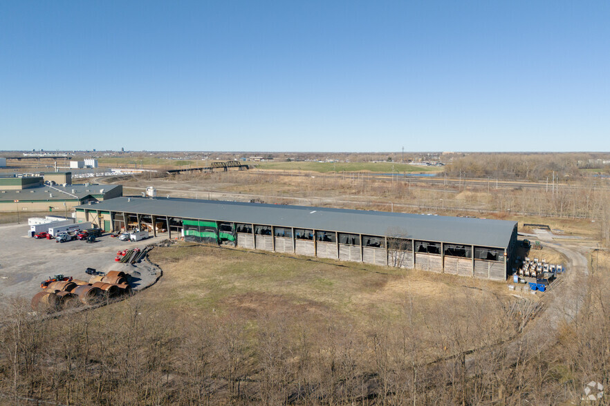 300 Commerce Dr, Lackawanna, NY for sale - Building Photo - Image 3 of 6