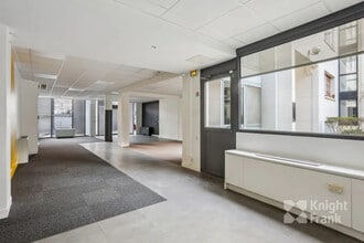 83 Boulevard Exelmans, Paris for lease Interior Photo- Image 2 of 9