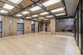 5333-5335 Av Casgrain, Montréal, QC for lease Interior Photo- Image 2 of 5