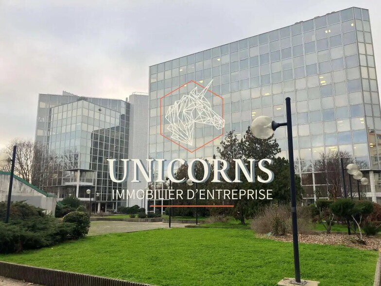 Office in Toulouse for lease - Building Photo - Image 1 of 6