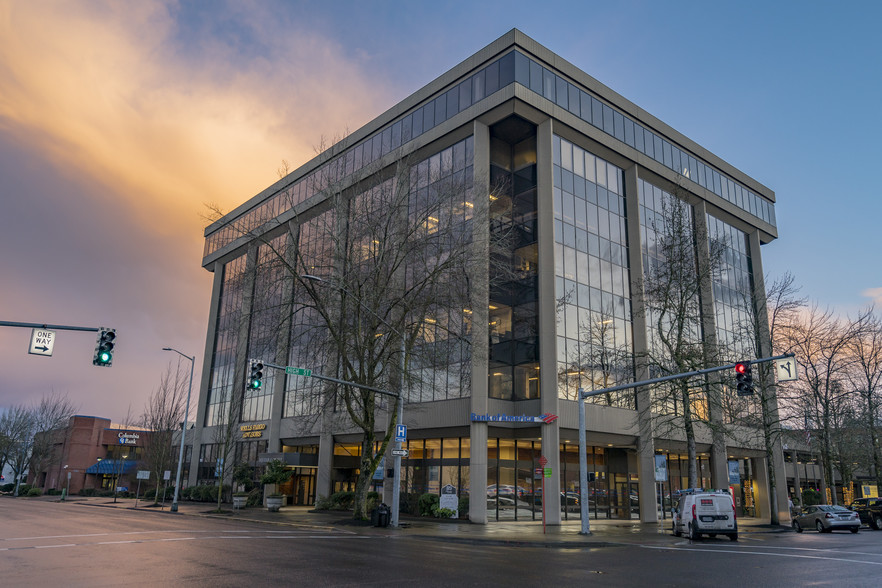 530 Center St NE, Salem, OR for lease - Building Photo - Image 1 of 6