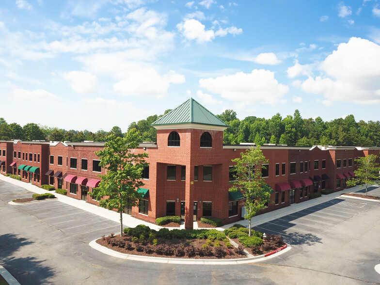 3975 Lakefield Ct, Suwanee, GA for lease - Building Photo - Image 1 of 13