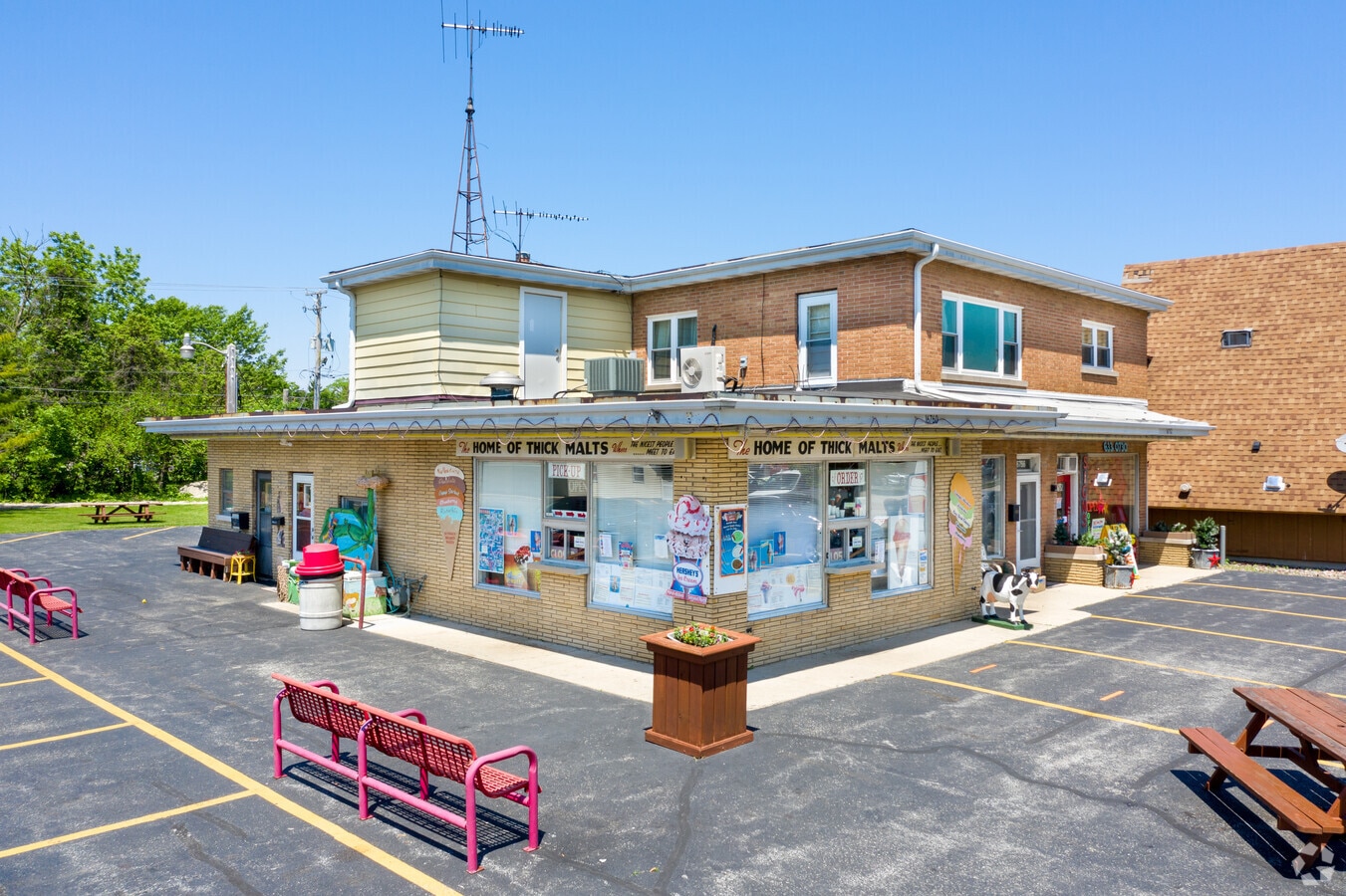 1675616760 Oak Park Ave, Tinley Park, IL 60477