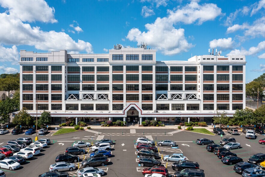 1 Long Wharf Dr, New Haven, CT for lease - Building Photo - Image 2 of 12