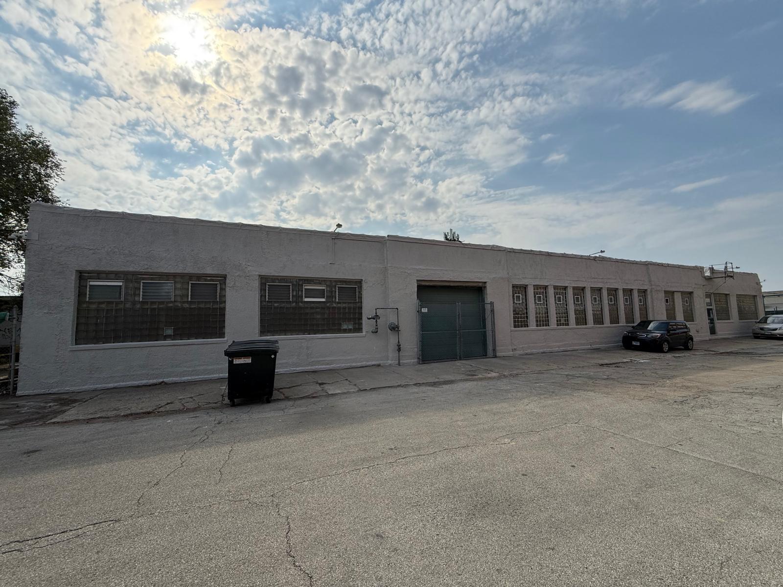 5658 W Fillmore St, Chicago, IL for lease Building Photo- Image 1 of 2