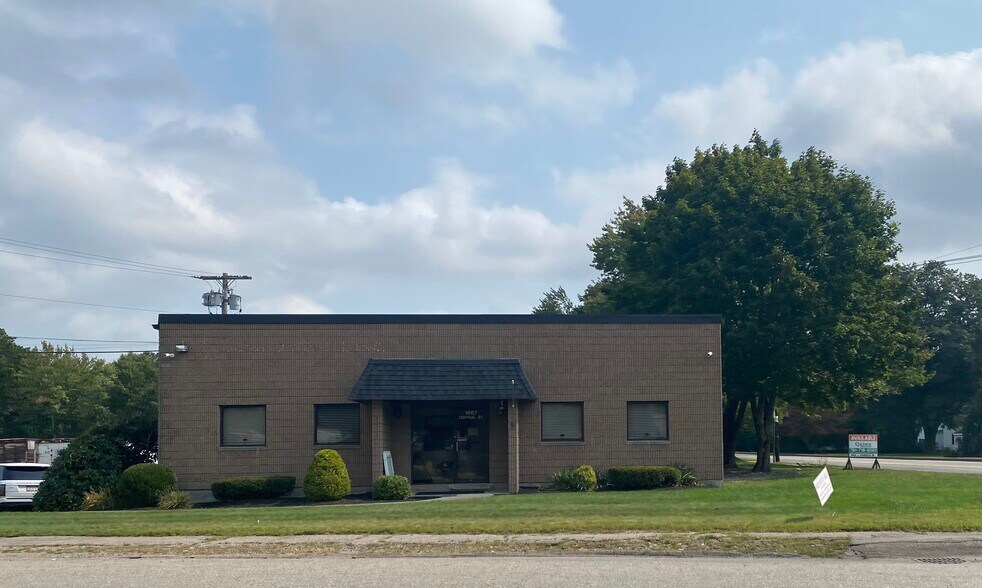 1643-1667 Central St, Stoughton, MA for sale - Building Photo - Image 1 of 1