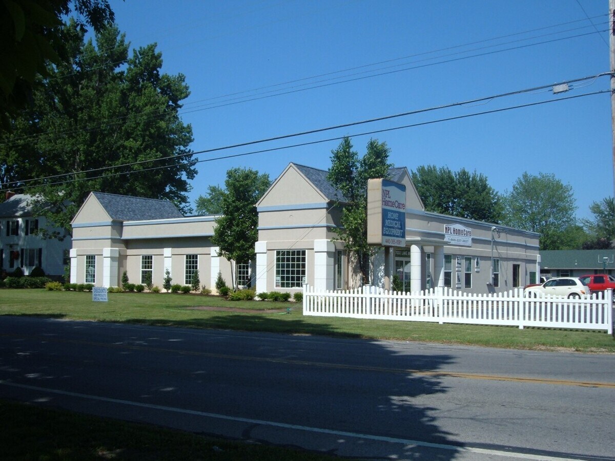 7033 Lake Ave, Elyria, OH 44035