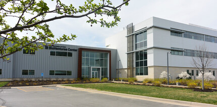 2500 Crosspark Rd, Coralville, IA for lease Building Photo- Image 1 of 2