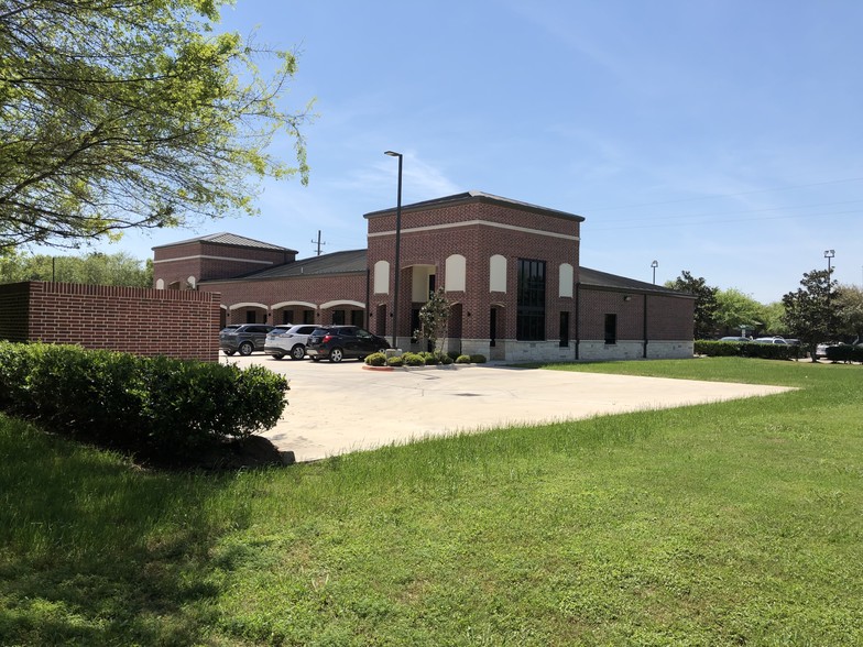 20303 S University Blvd, Missouri City, TX for lease - Building Photo - Image 1 of 5