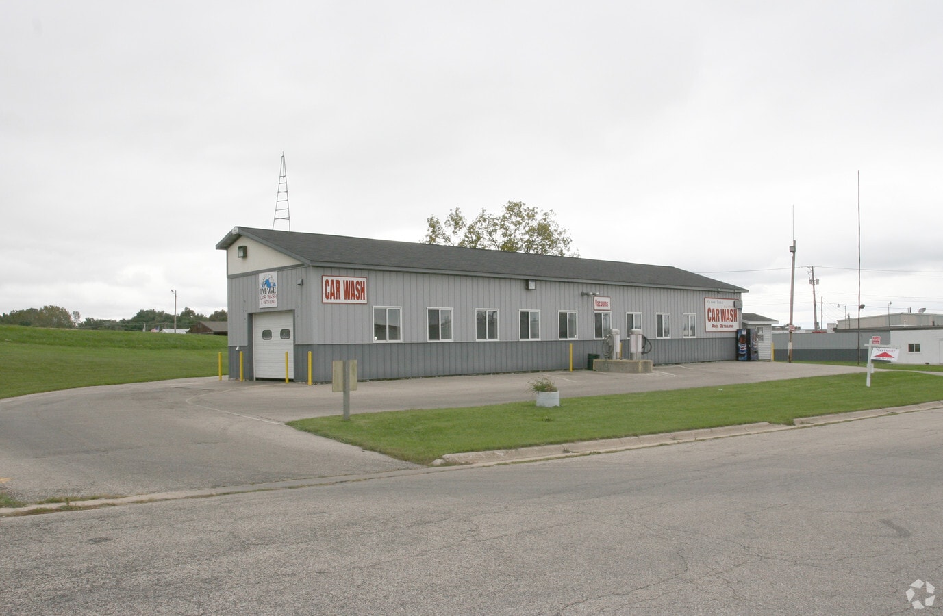 606 10th Ave, Monroe, WI 53566 Specialty for Sale
