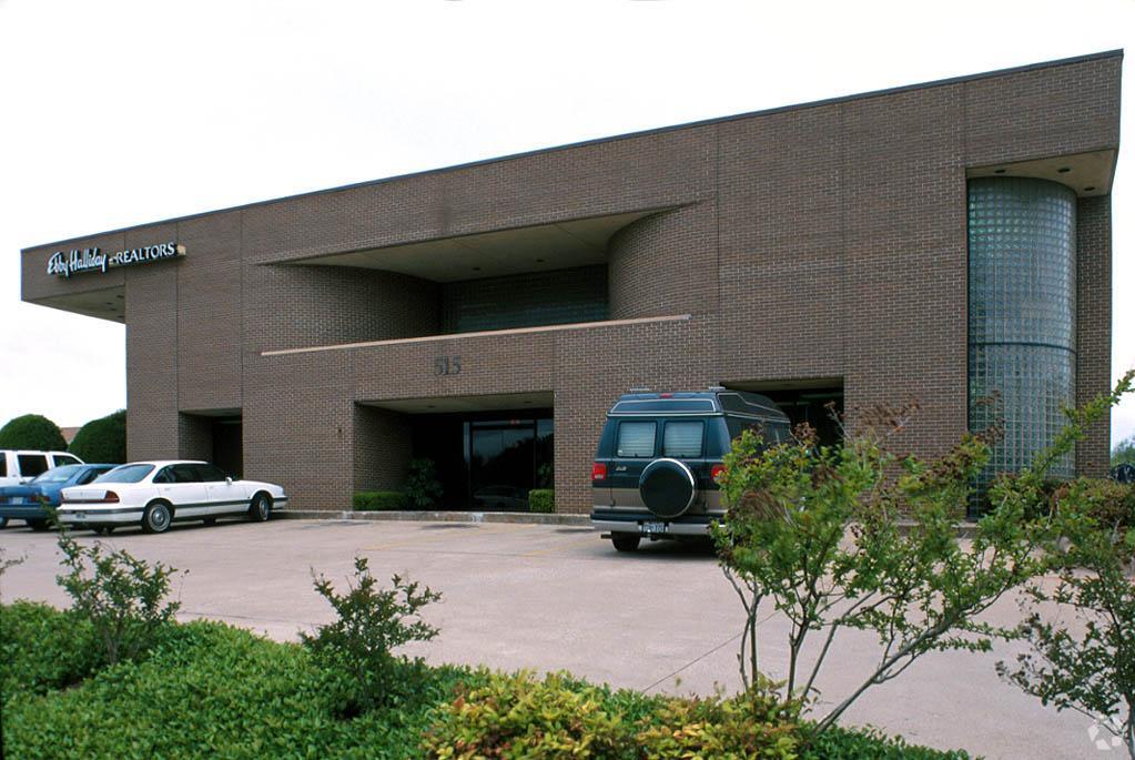 515 N Cedar Ridge Dr, Duncanville, TX 75116 Americana Plaza