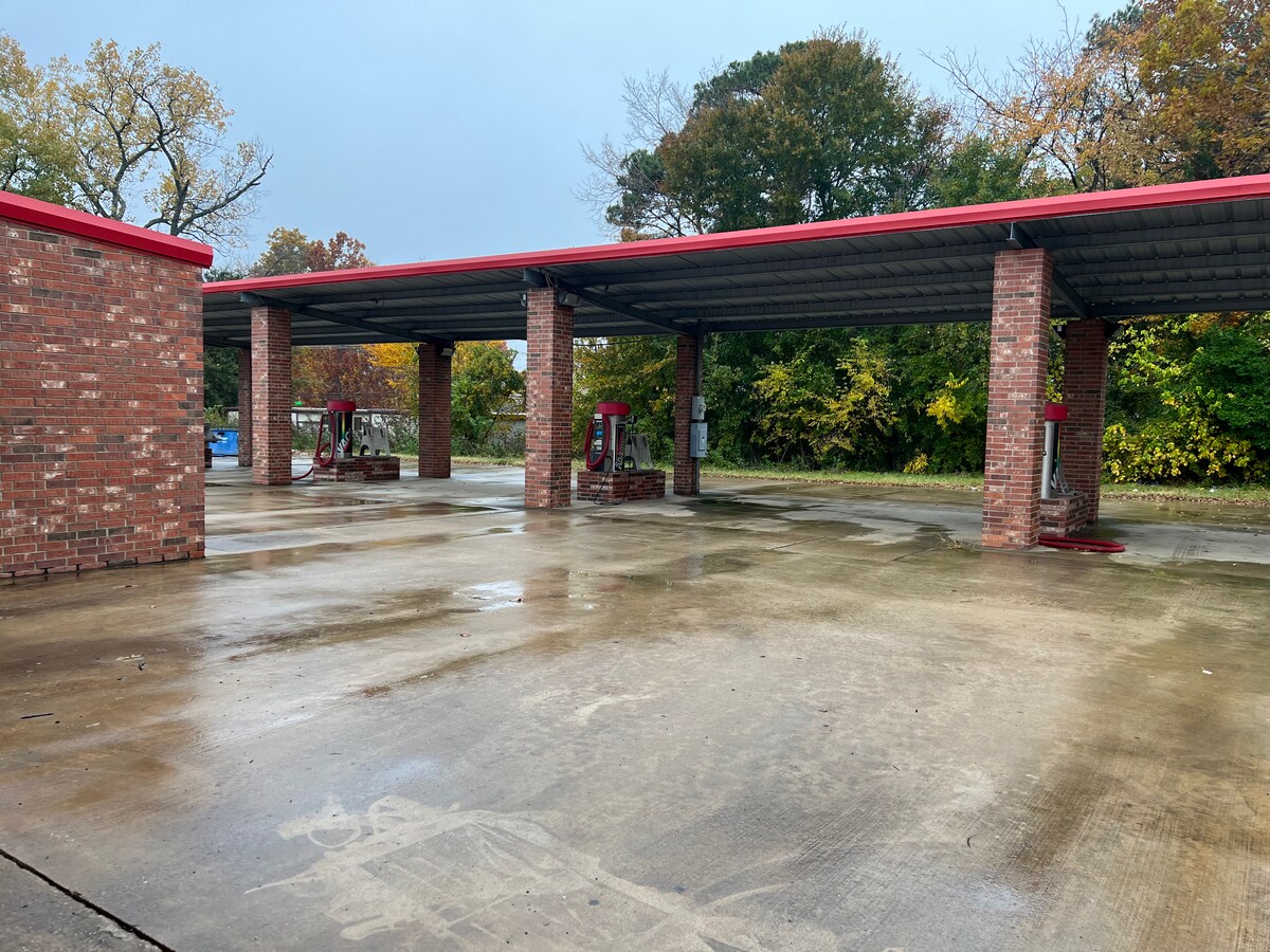 508 S Palestine St, Athens, TX 75751 Squeak E Clean Car Wash