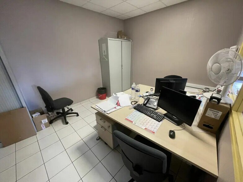 Industrial in Nantes for lease - Building Photo - Image 3 of 6