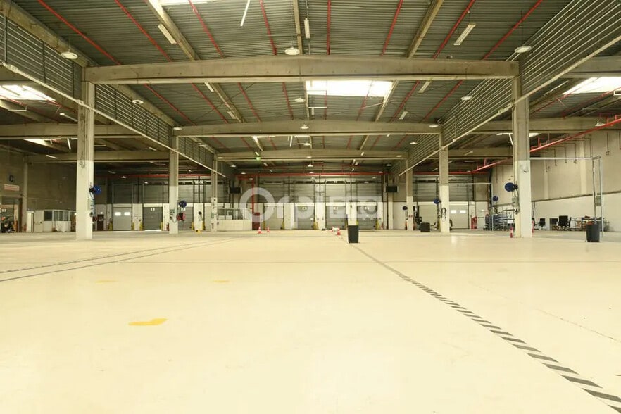 Office in Vénissieux for lease - Interior Photo - Image 1 of 23