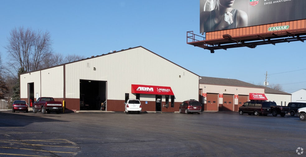 8350 W Washington St, Indianapolis, IN for lease - Primary Photo - Image 1 of 12