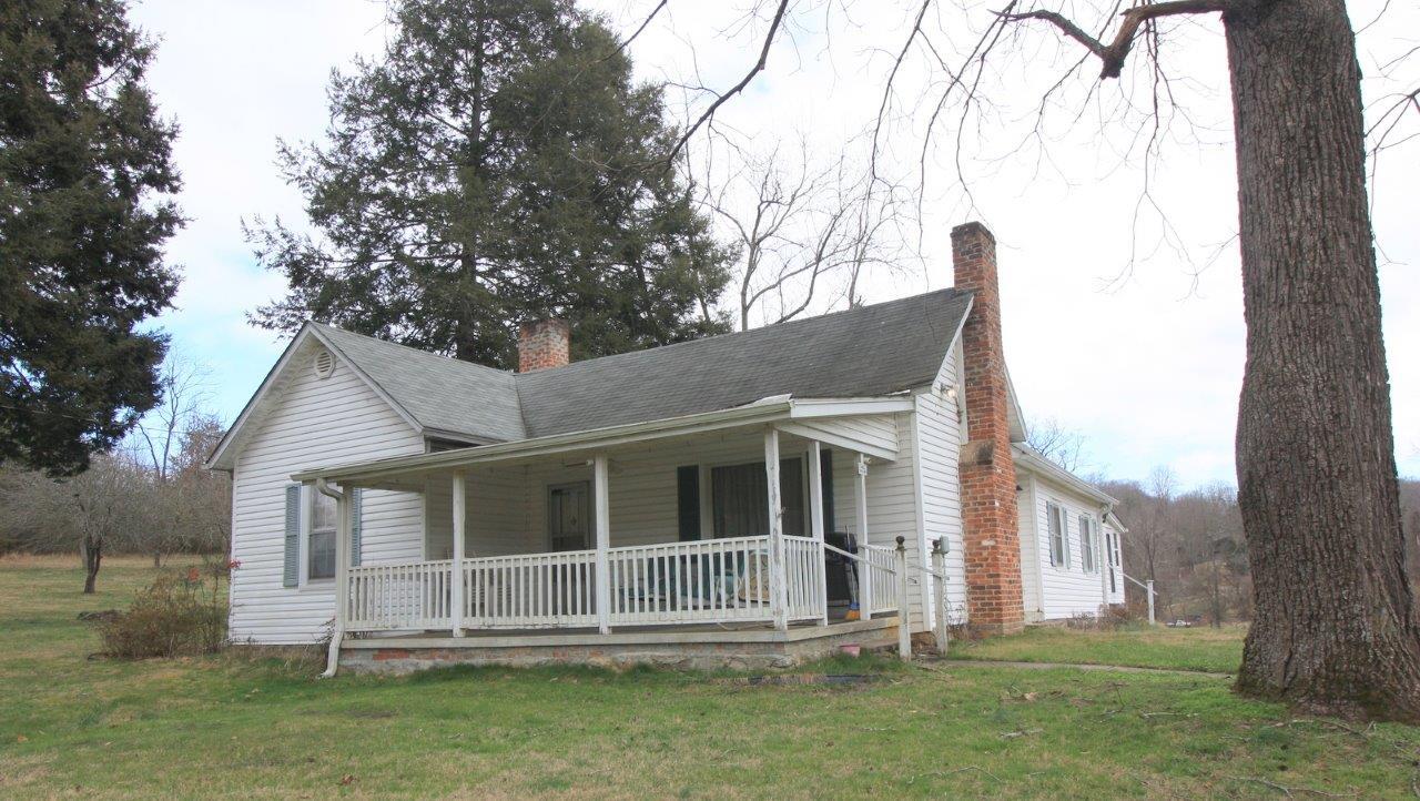 Pisgah Hwy, Candler, NC 28715