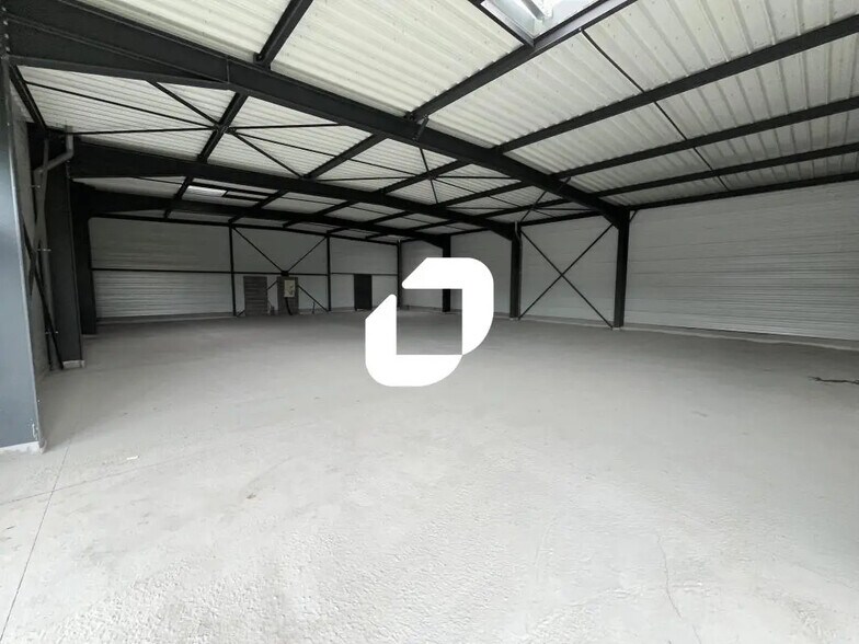 Retail in Sin-le-Noble for lease - Interior Photo - Image 3 of 7