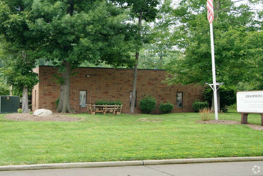 1810 Joseph Lloyd Pky, Willoughby, OH for lease - Primary Photo - Image 1 of 14