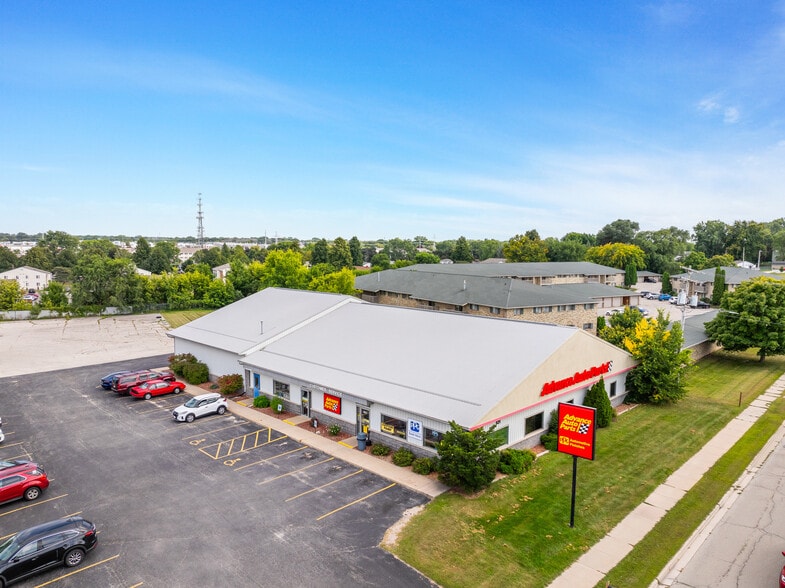 821 Lime Kiln Rd, Green Bay, WI for sale - Building Photo - Image 3 of 29