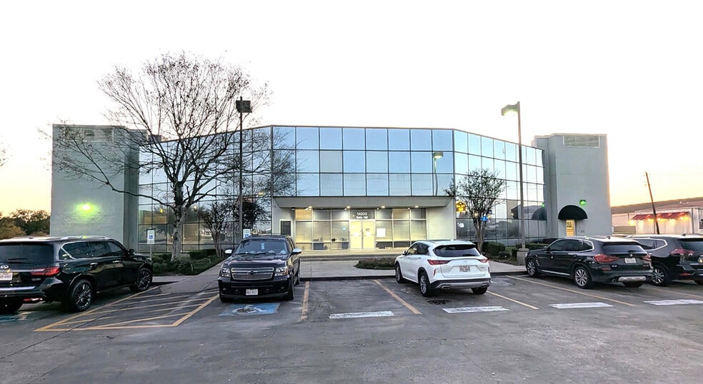 14200 Gulf Fwy, Houston, TX for lease - Building Photo - Image 1 of 6