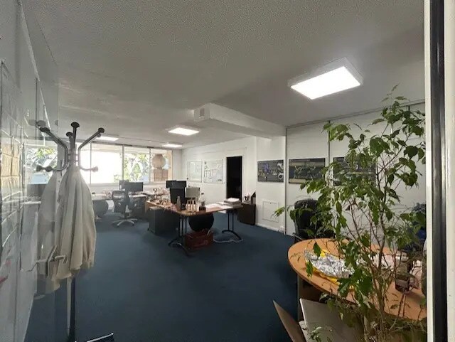 Office in Aix-en-Provence for sale - Building Photo - Image 3 of 13