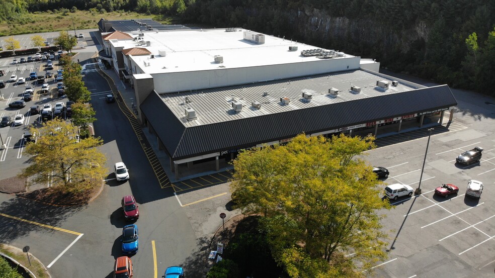 200 New Hartford Rd, Winsted, CT for lease - Building Photo - Image 2 of 4