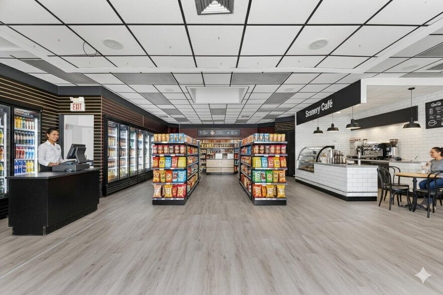 888 East Coast Ave, Lantana, FL for sale - Building Photo - Image 3 of 10