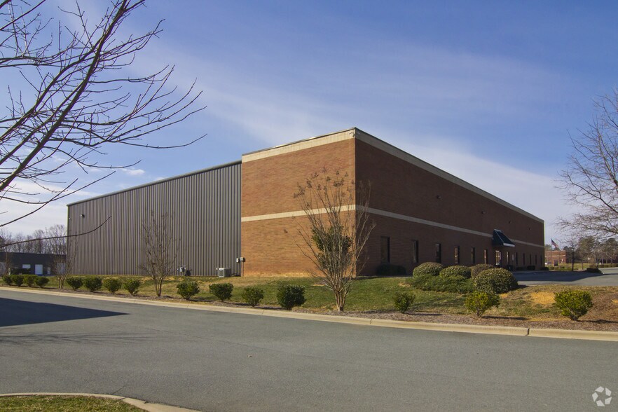 2004 Van Buren Ave, Indian Trail, NC for lease - Building Photo - Image 2 of 12