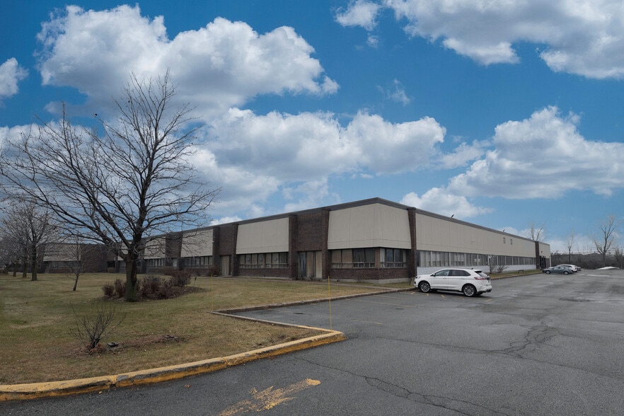 16791-16821 Boul Hymus, Kirkland, QC for lease - Building Photo - Image 3 of 7