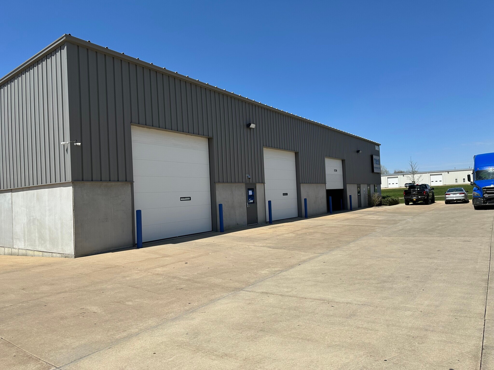 6400 7th Street Ct Sw, Cedar Rapids, IA for sale Primary Photo- Image 1 of 1