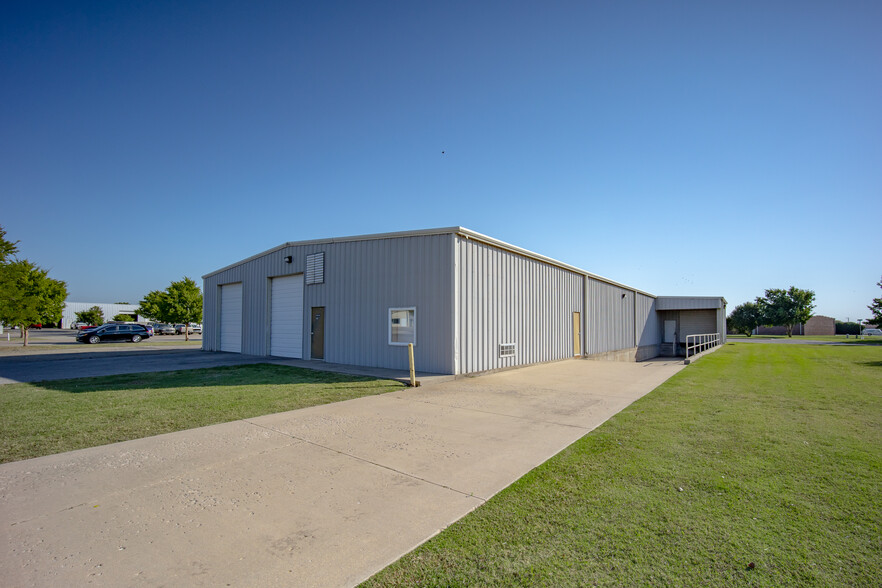 2701 Bart Conner Ct, Norman, OK for lease - Building Photo - Image 2 of 12