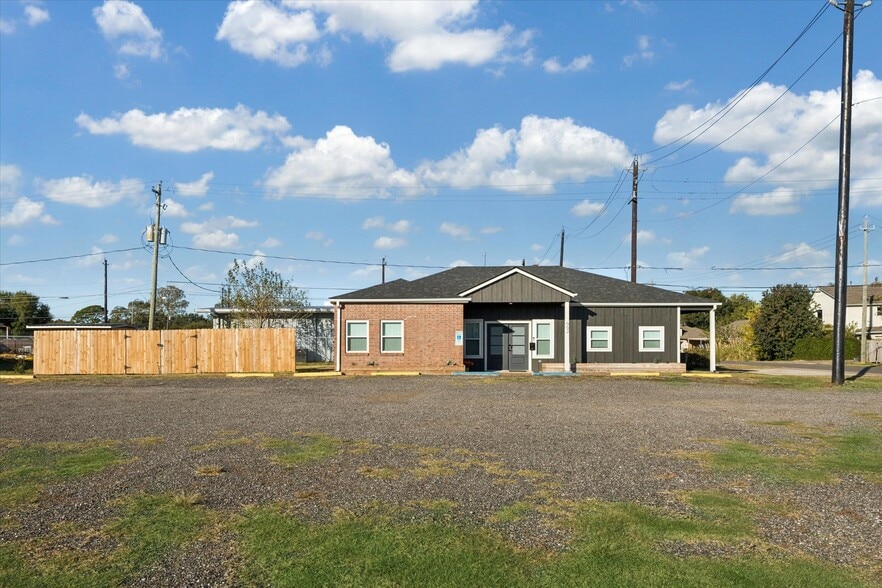 902 S Broadway St, La Porte, TX for sale - Building Photo - Image 1 of 26