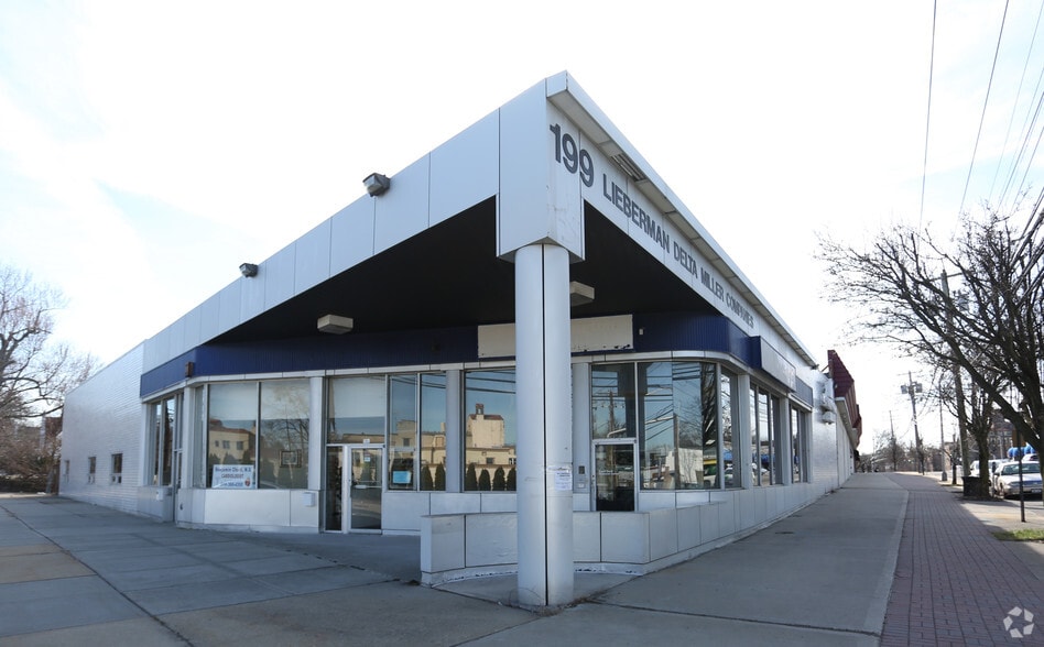 193-199 Middle Neck Rd, Great Neck, NY for sale - Primary Photo - Image 1 of 9