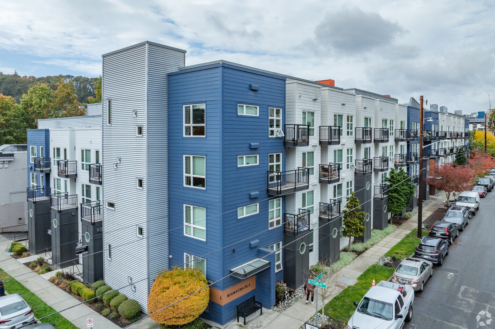 999 Hiawatha Place South, Seattle, WA for sale Primary Photo- Image 1 of 1