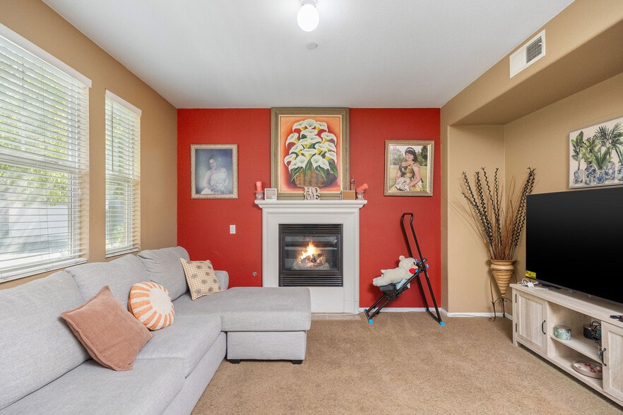 4 Condo Portfolio - Moreno Valley portfolio of 4 properties for sale on LoopNet.com - Building Photo - Image 2 of 44