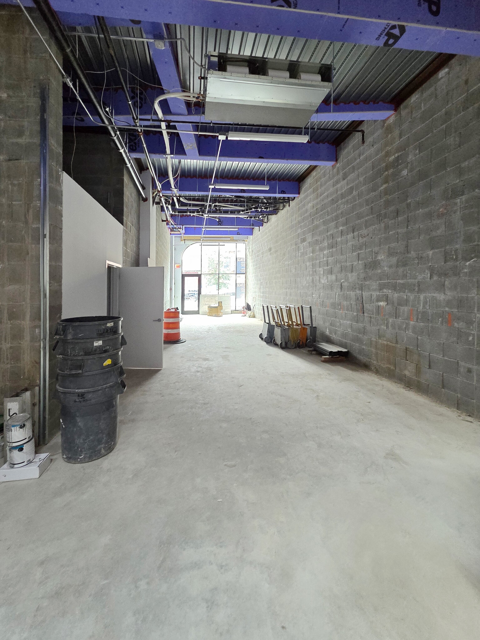 545 Metropolitan Ave, Brooklyn, NY for lease Interior Photo- Image 1 of 5