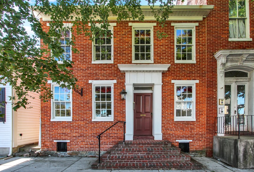 209 Broadway, Hanover, PA for sale - Primary Photo - Image 1 of 16