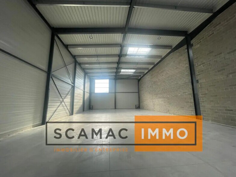 Industrial in Saint-Michel-sur-Orge for lease - Building Photo - Image 2 of 5