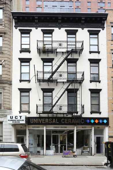 231-233 E 33rd St, New York, NY for lease - Building Photo - Image 2 of 4