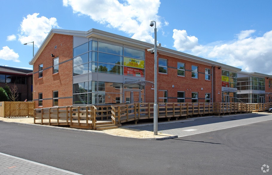 Molly Millars Ln, Wokingham for lease - Building Photo - Image 2 of 4