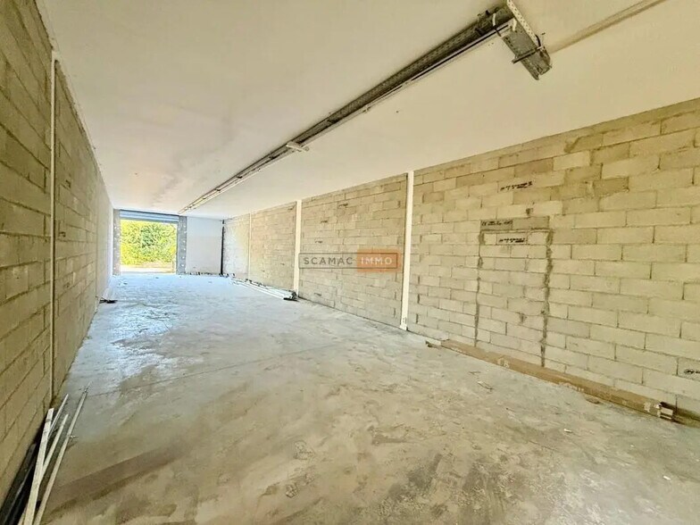 Industrial in Fréjus for lease - Interior Photo - Image 1 of 5